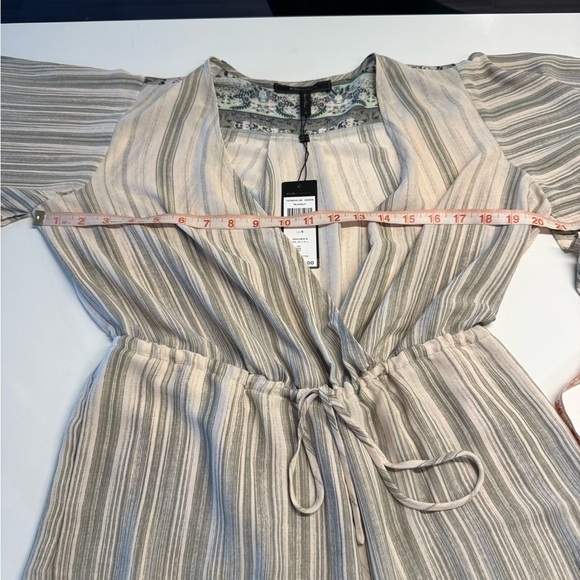 BCBG Blakely Romper Dusty Sage Mulitcolor Size Small New NWT - Picture 8 of 11